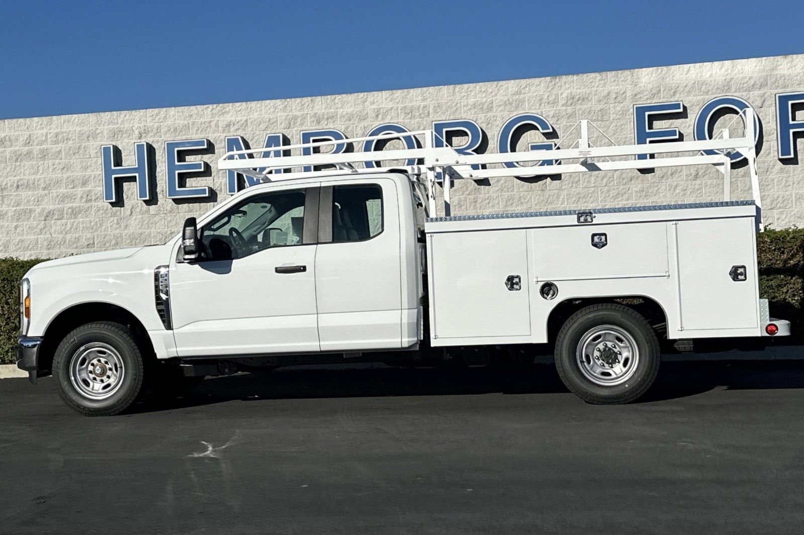 New 2026 Ford F250 XL w/ XL Chrome Package image 7