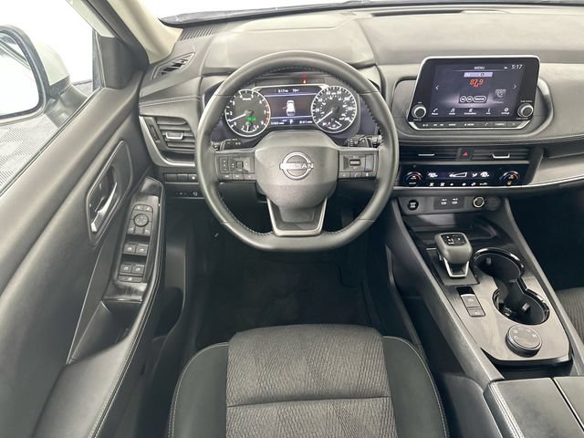 Used 2025 Nissan Rogue SV AWD/4WD image 10