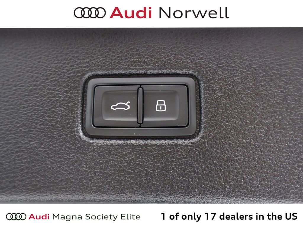 Used 2023 Audi Q7 2.0T Premium w/ Convenience Package AWD/4WD image 17