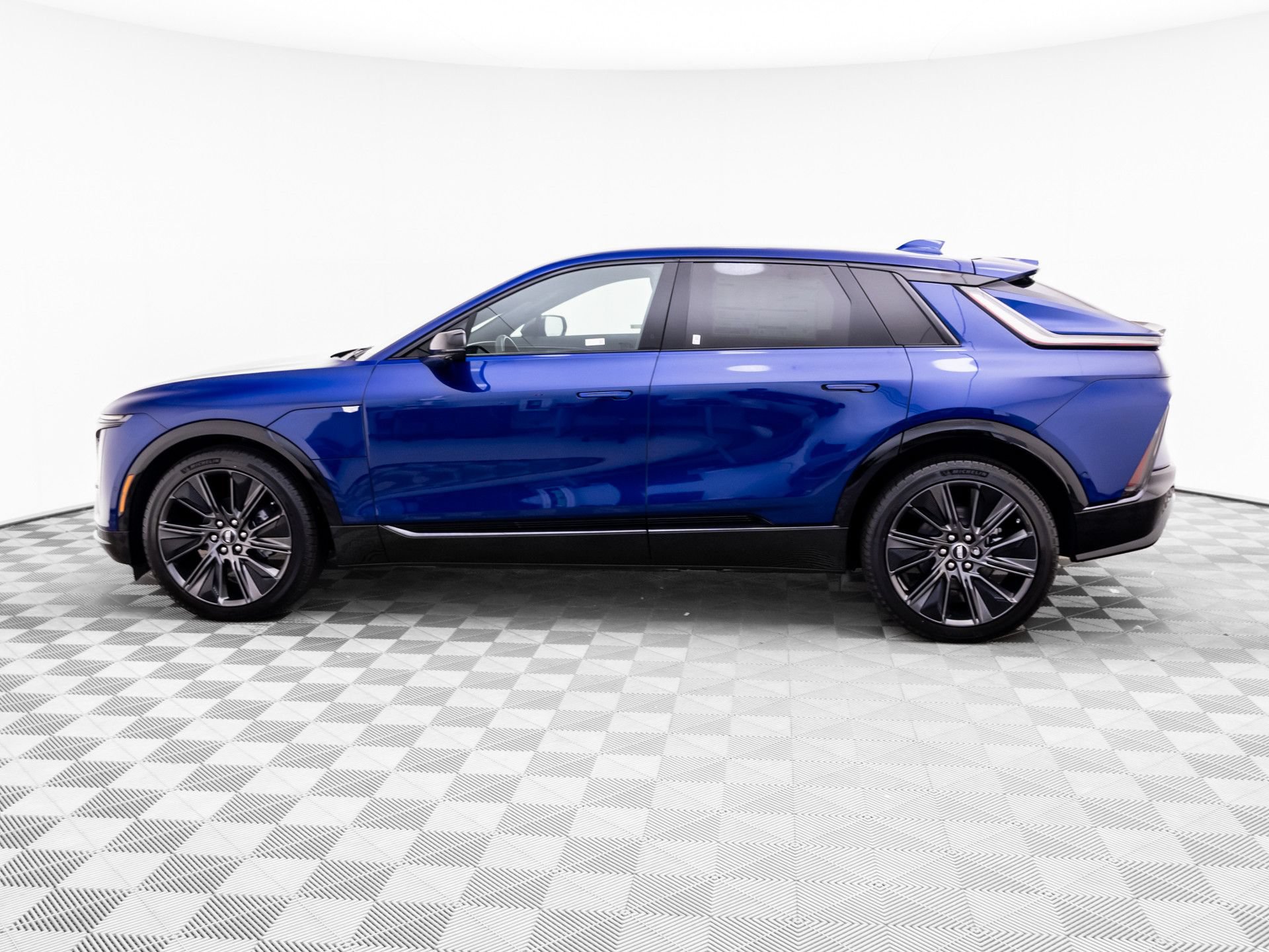 New 2027 Cadillac Lyriq Signature Sport AWD/4WD video 2