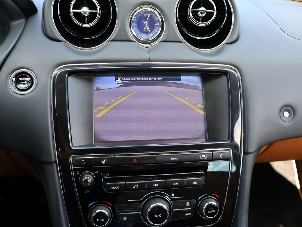 Used 2011 Jaguar XJ L RWD image 23