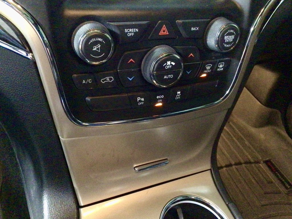 Used 2014 Jeep Grand Cherokee Overland image 27