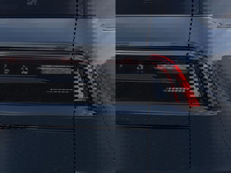 New 2026 Lincoln Navigator Reserve w/ Jet Appearance Package AWD/4WD image 21