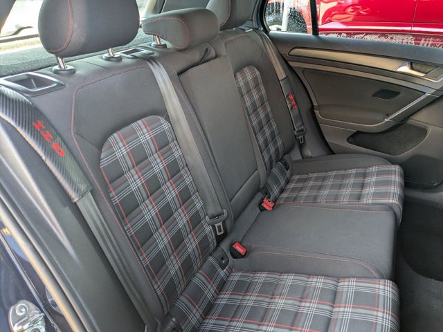 Used 2018 Volkswagen GTI SE FWD image 19