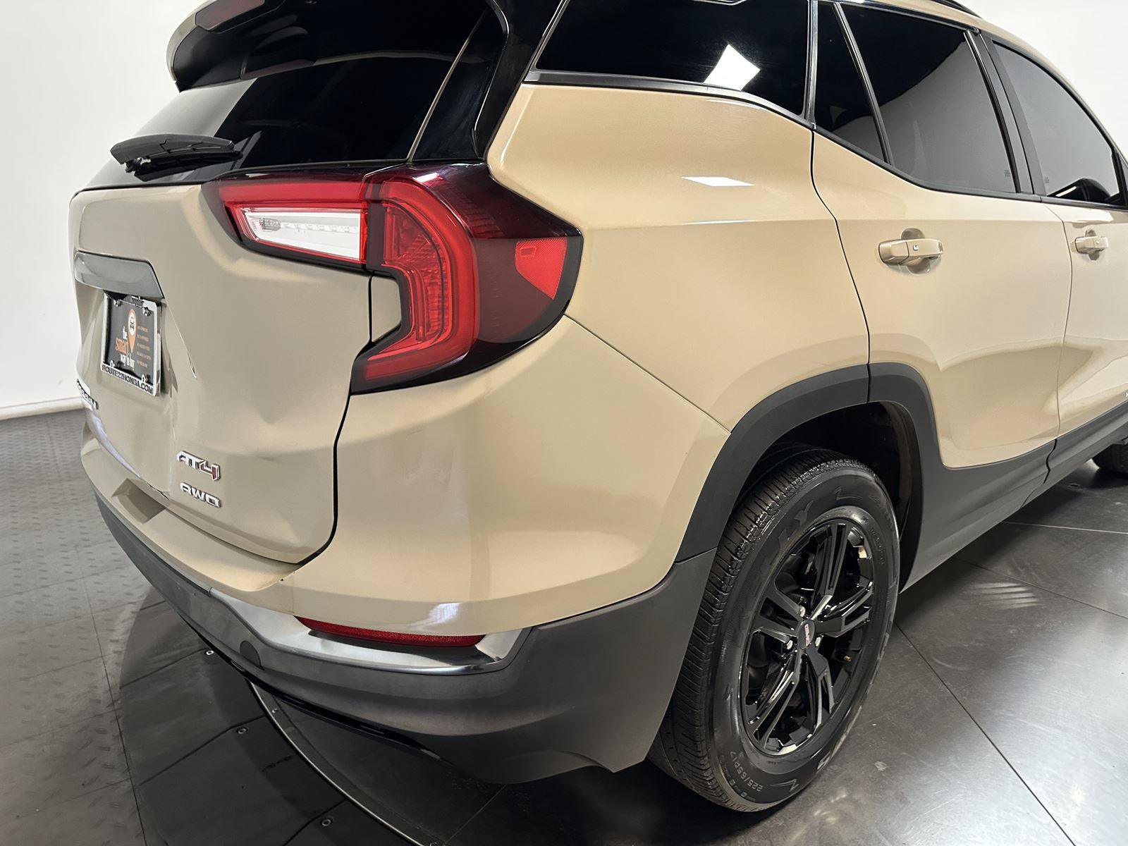 Used 2023 GMC Terrain AT4 AWD/4WD image 14