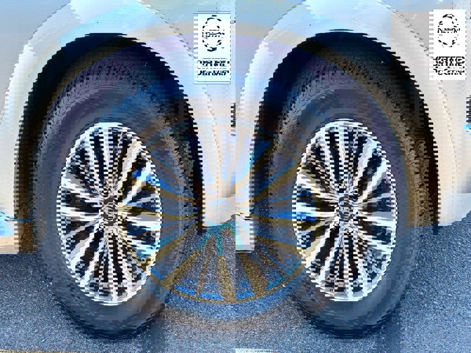 Certified 2023 Nissan Armada SL image 11