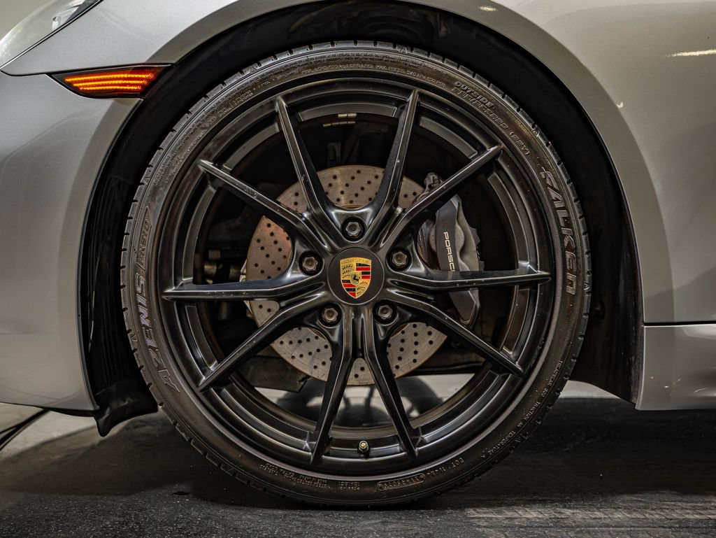 Used 2017 Porsche 718 Cayman RWD image 12