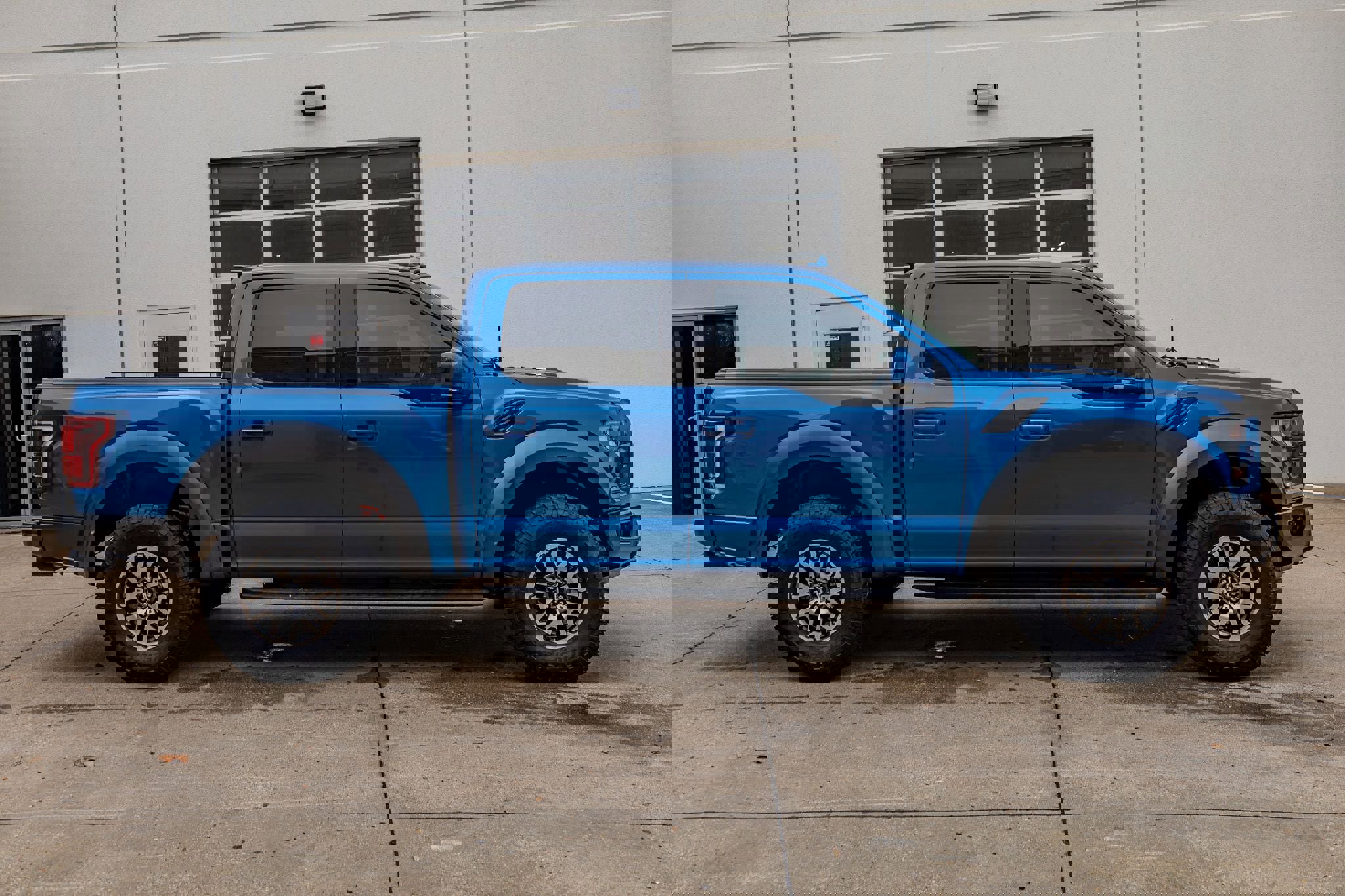 Used 2019 Ford F150 Raptor w/ Equipment Group 802A Luxury AWD/4WD image 10