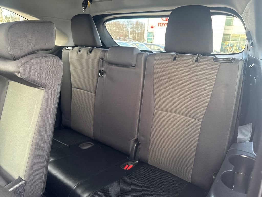Used 2022 Toyota Highlander LE image 38