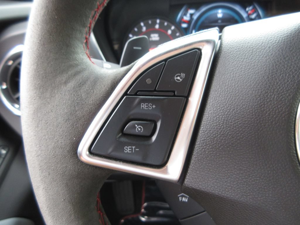 Used 2018 Chevrolet Camaro ZL1 RWD image 17