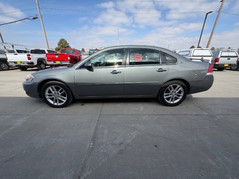 Used 2008 Chevrolet Impala LTZ image 5