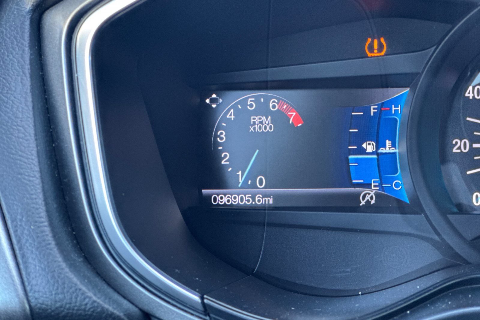 Used 2020 Ford Fusion SE FWD image 3