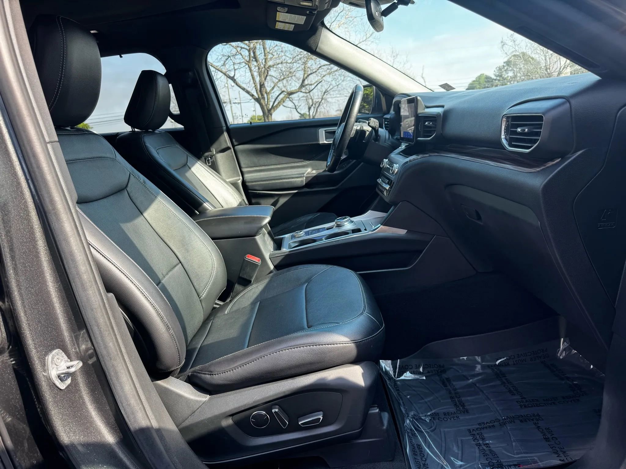 Used 2020 Ford Explorer Limited w/ Class III Trailer Tow Package image 16