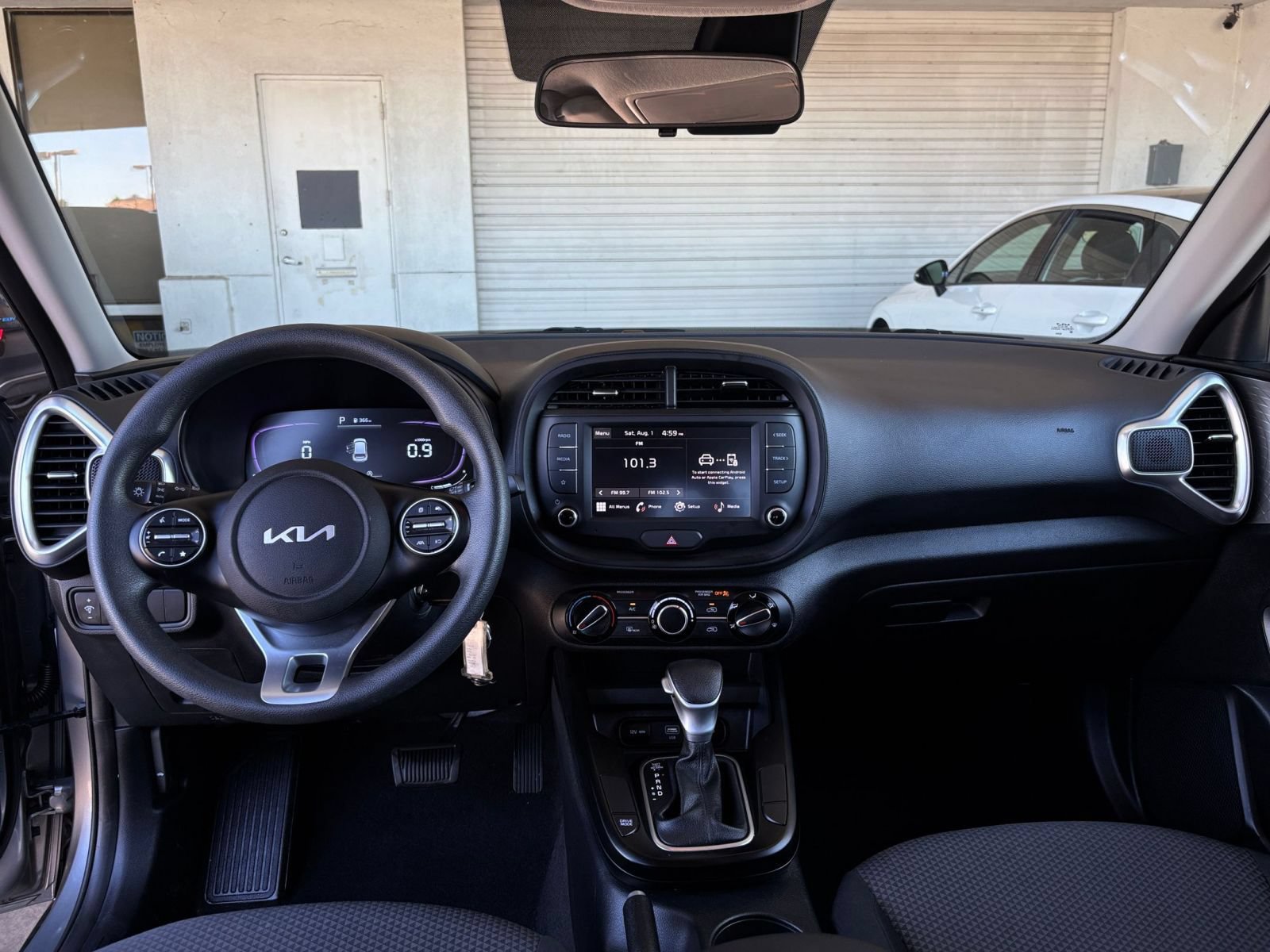 Used 2025 Kia Soul LX w/ LX Technology Package FWD image 31