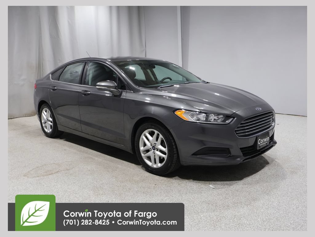 Used 2016 Ford Fusion SE FWD image 1