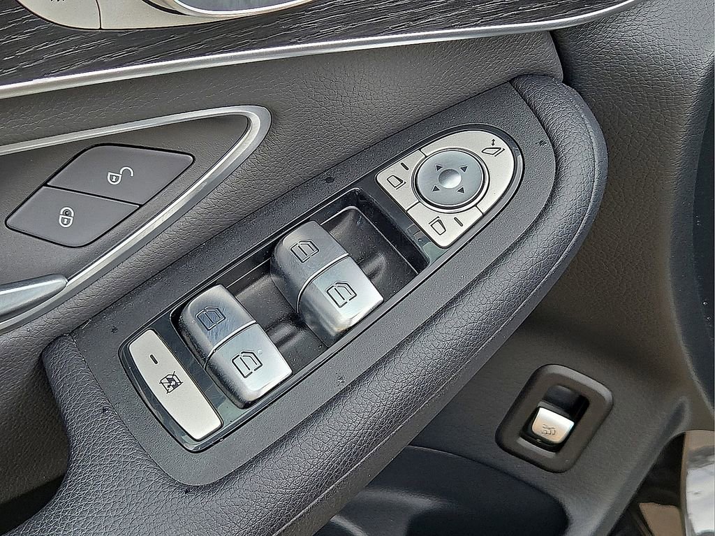 Used 2022 Mercedes-Benz GLC 300 image 20