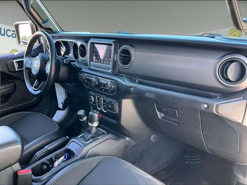 Used 2023 Jeep Gladiator Overland AWD/4WD image 13