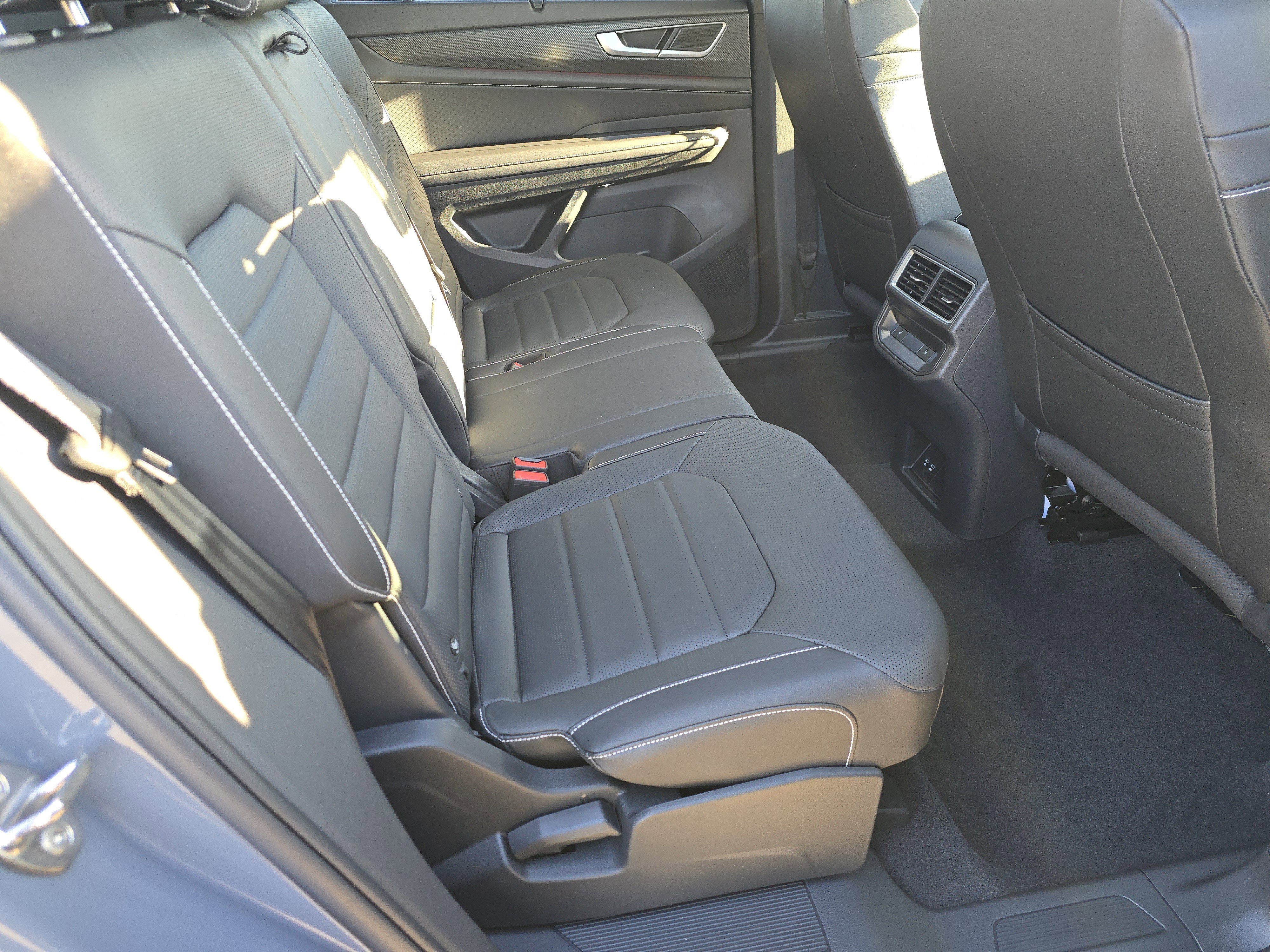 New 2026 Volkswagen Atlas Cross Sport SEL image 19