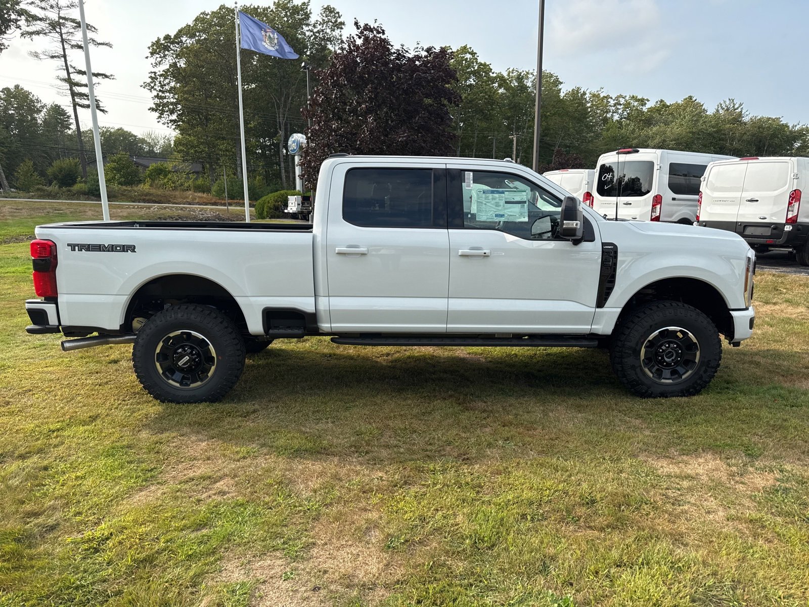 New 2026 Ford F350 4x4 Crew Cab Super Duty image 9