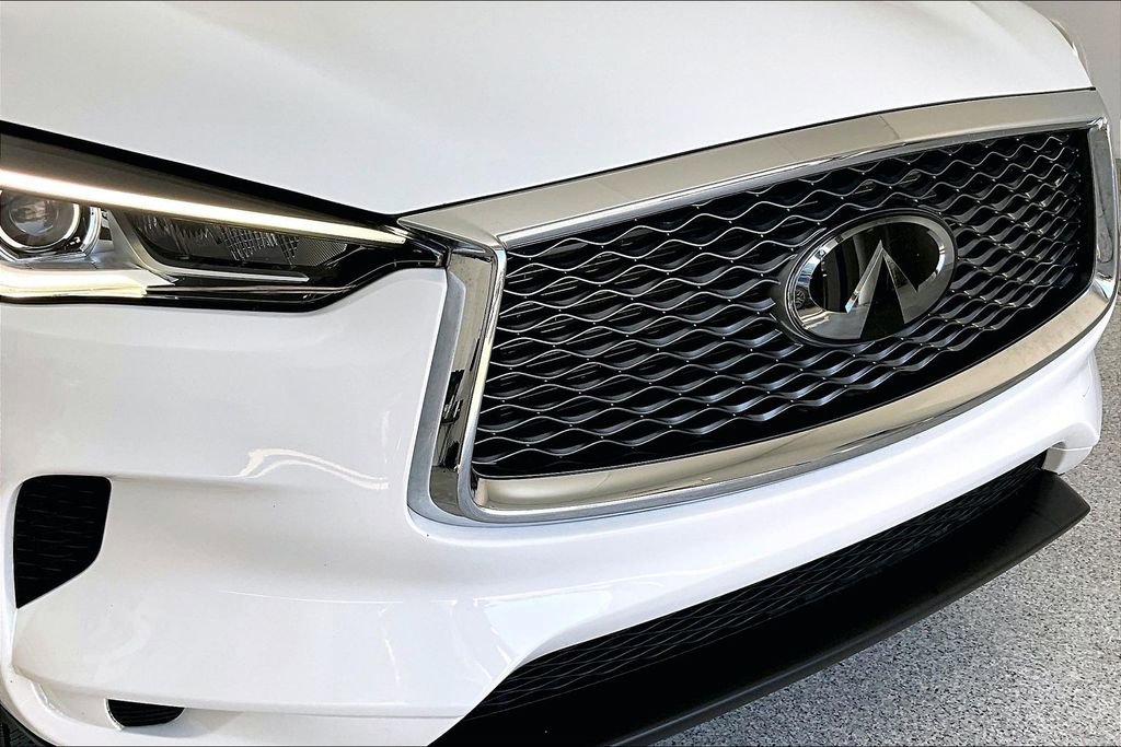 Certified 2025 INFINITI QX50 Pure image 36