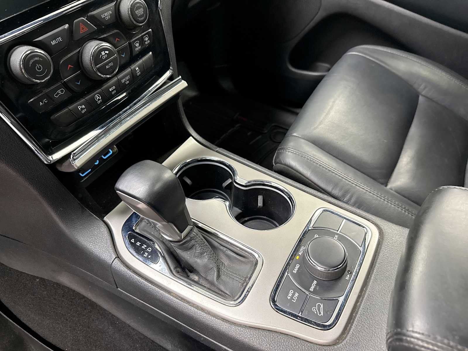 Used 2019 Jeep Grand Cherokee Limited AWD/4WD image 28