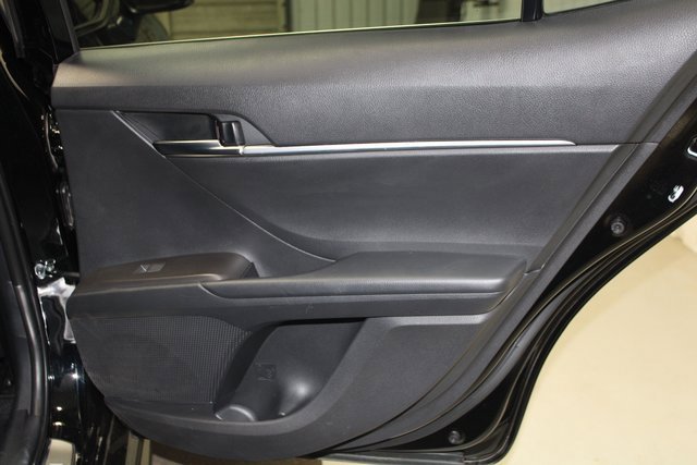 Used 2023 Toyota Camry SE image 23