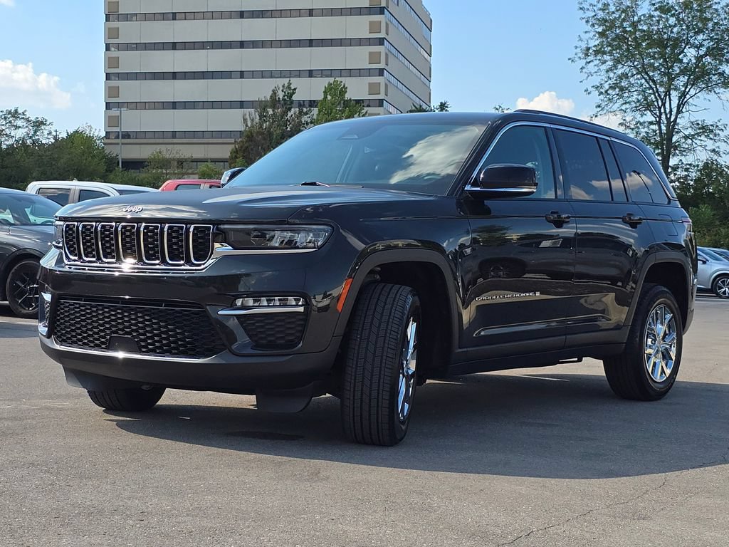 Used 2024 Jeep Grand Cherokee Limited AWD/4WD image 21