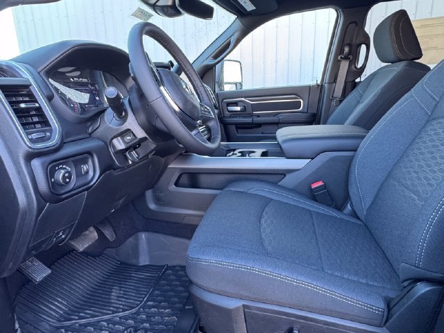 New 2027 RAM 3500 Big Horn AWD/4WD image 9