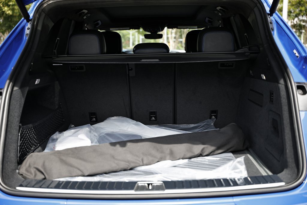 New 2025 Porsche Cayenne GTS image 29