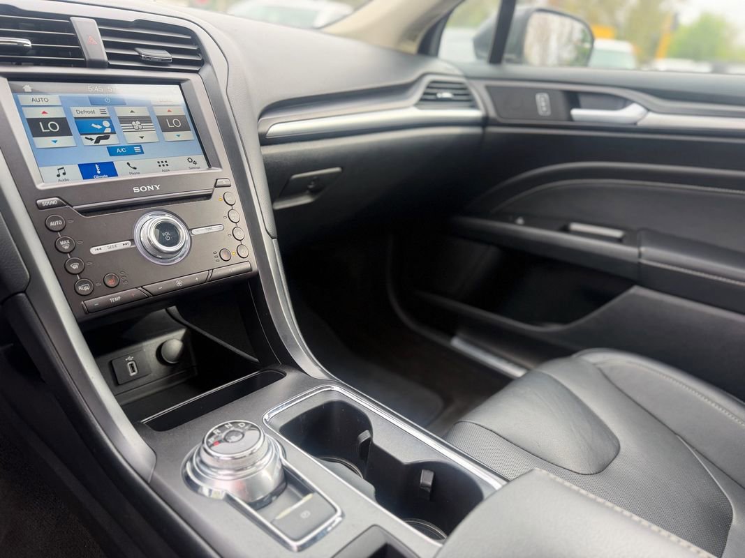 Used 2018 Ford Fusion Titanium AWD/4WD image 18