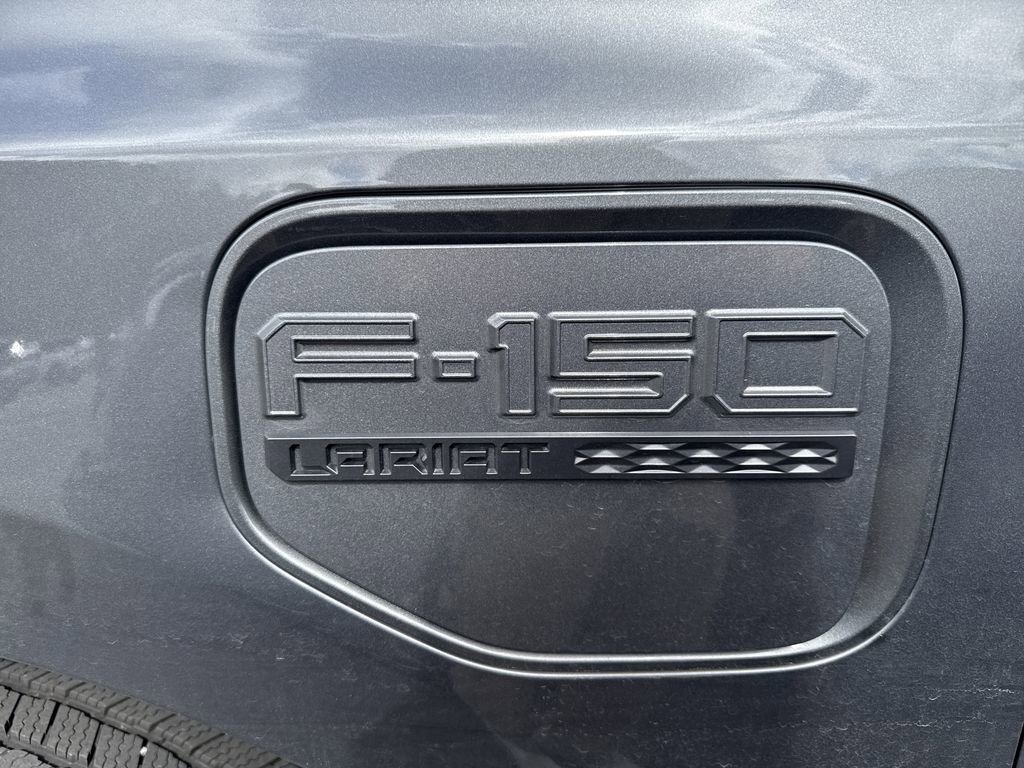Used 2022 Ford F150 Lightning Lariat image 8