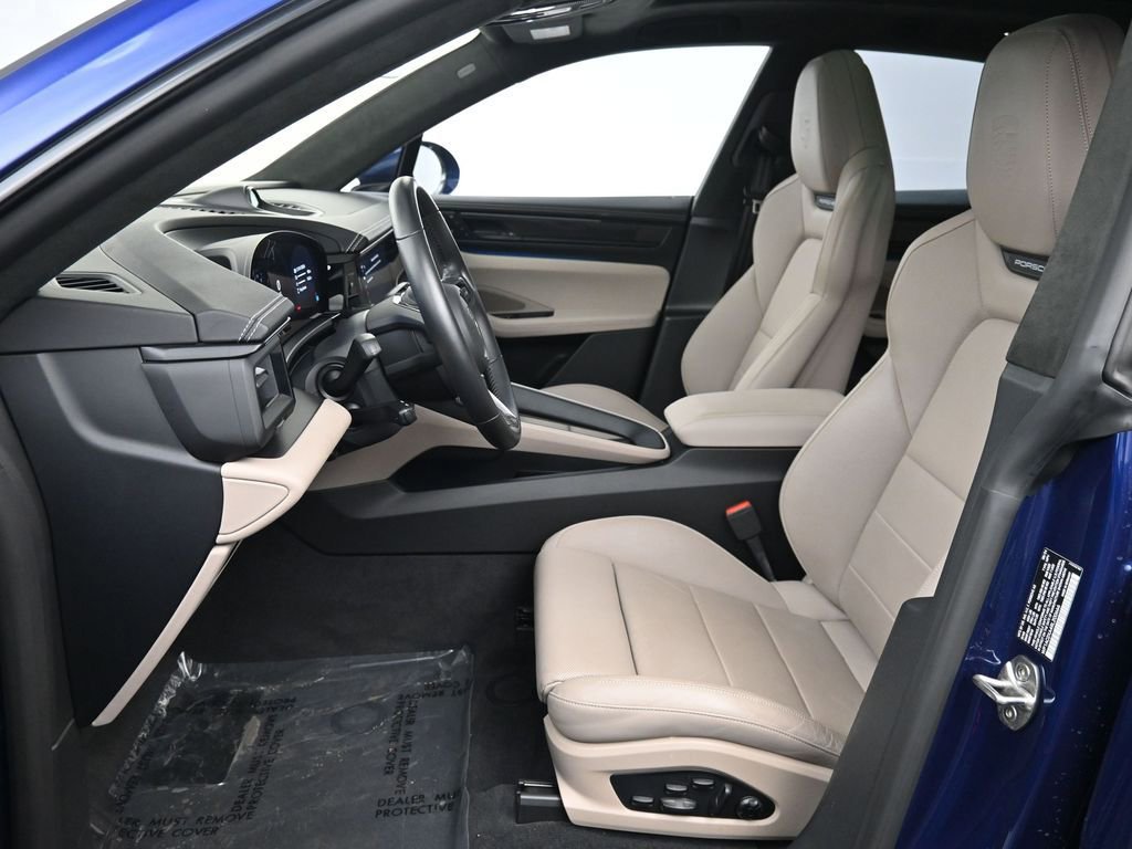 Certified 2024 Porsche Macan Turbo Electric image 7