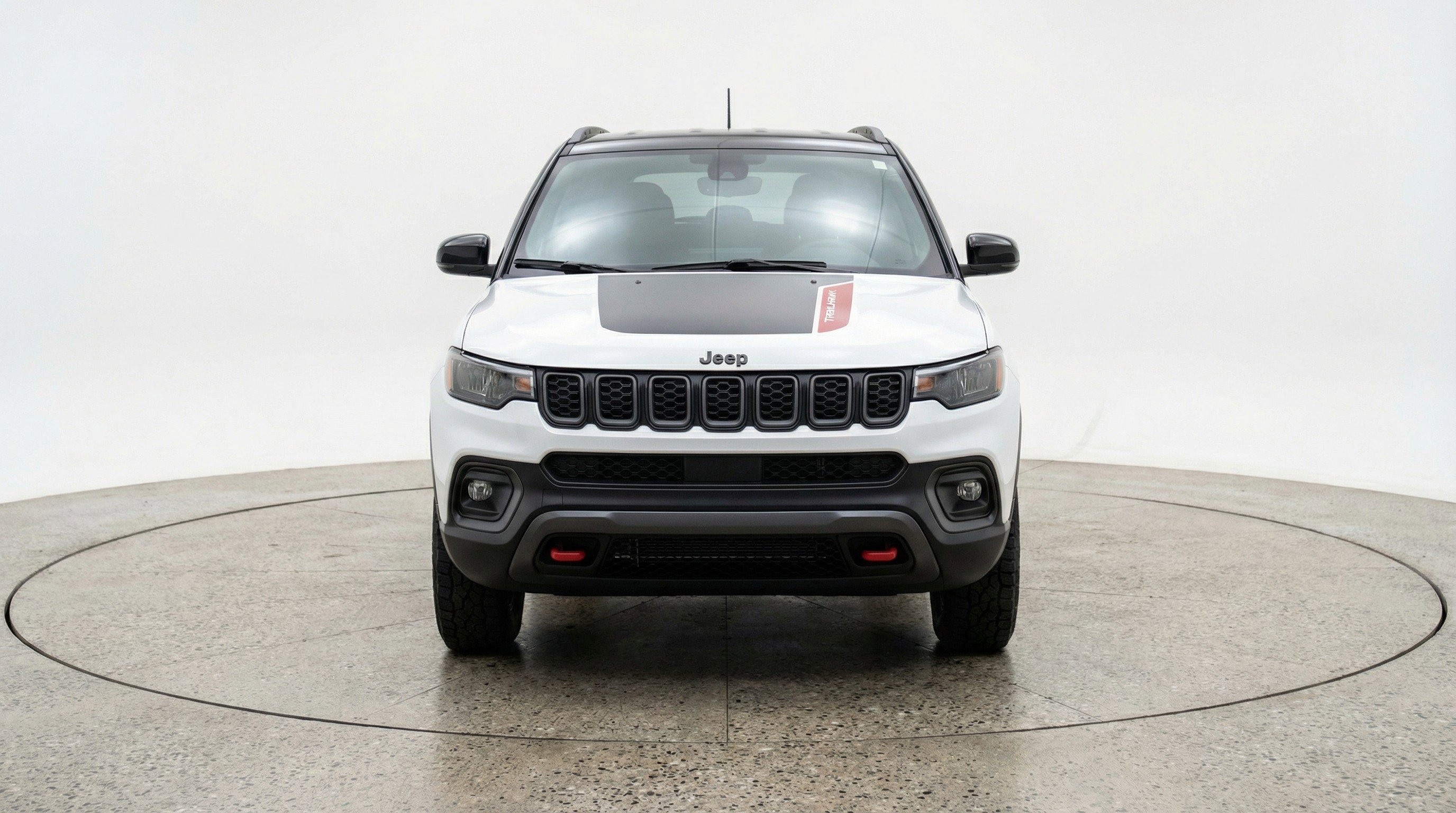Used 2025 Jeep Compass Trailhawk AWD/4WD image 2
