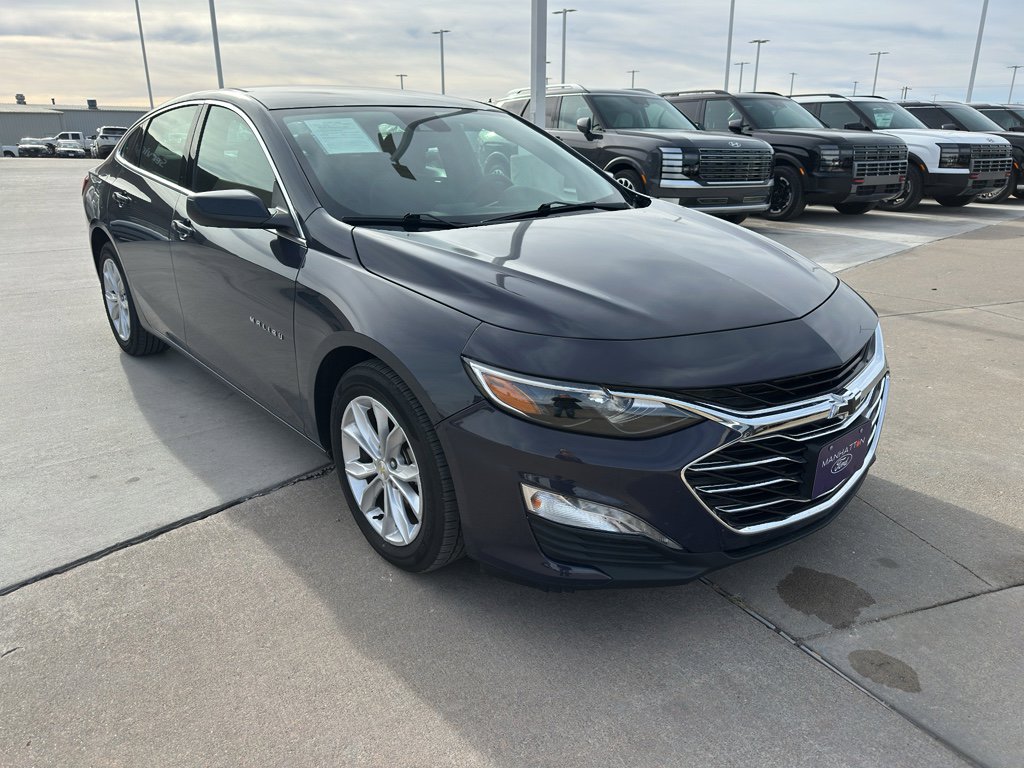 Used 2025 Chevrolet Malibu LT image 2