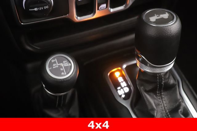 Used 2025 Jeep Wrangler Unlimited Sahara AWD/4WD image 24