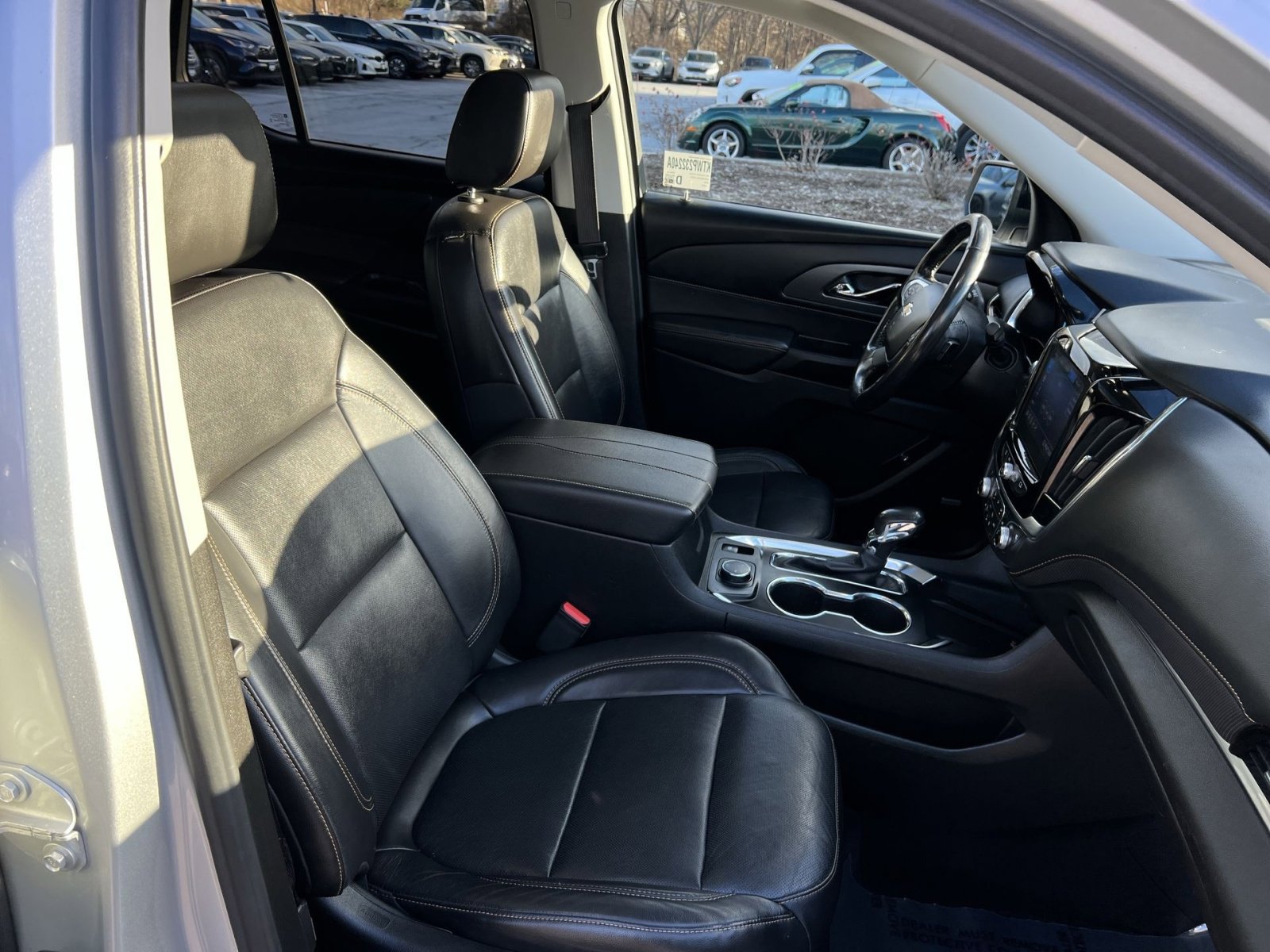 Used 2021 Chevrolet Traverse Premier w/ Redline Edition image 28