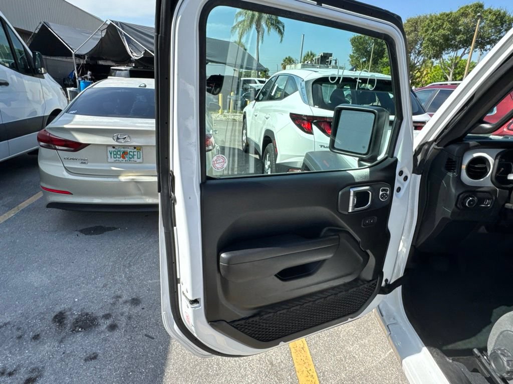 Used 2025 Jeep Wrangler Unlimited Sport AWD/4WD image 35