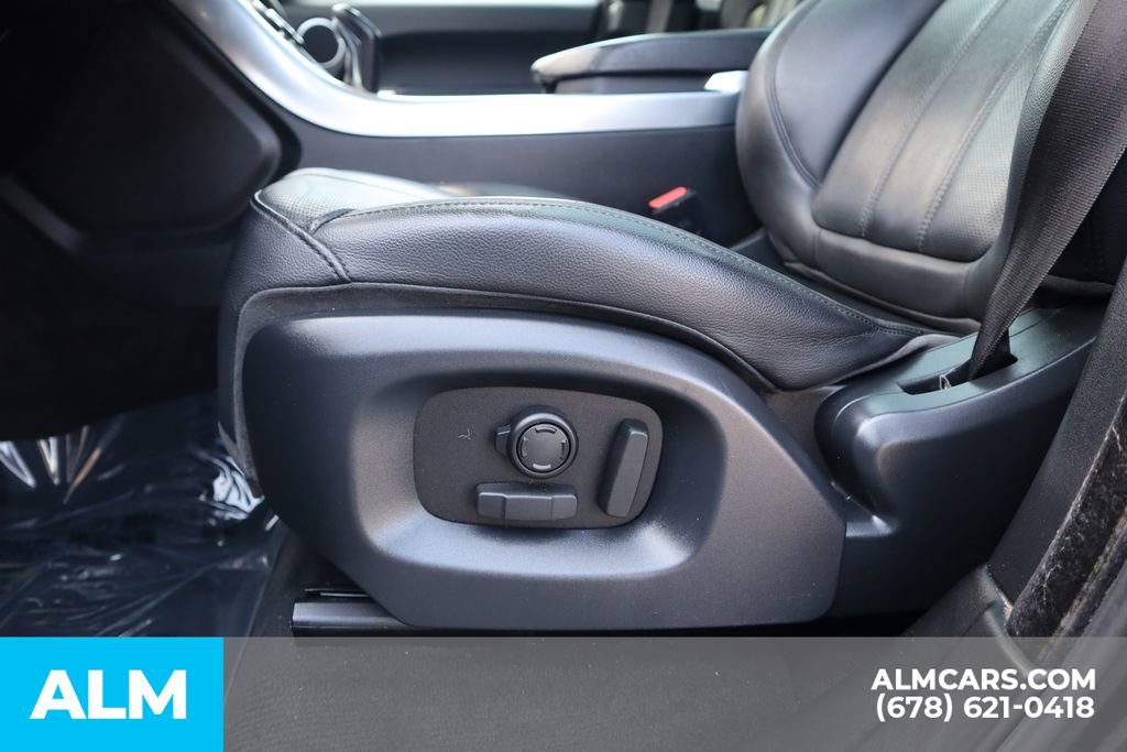 Used 2016 Land Rover Range Rover Sport SE image 14
