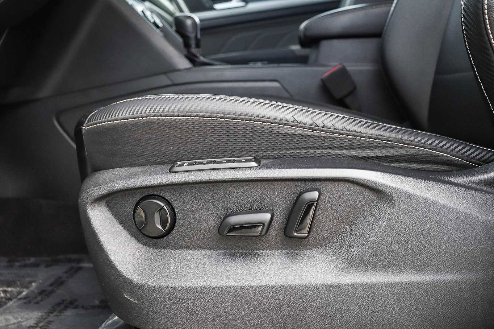 Used 2022 Volkswagen Atlas Cross Sport SEL R-Line image 21