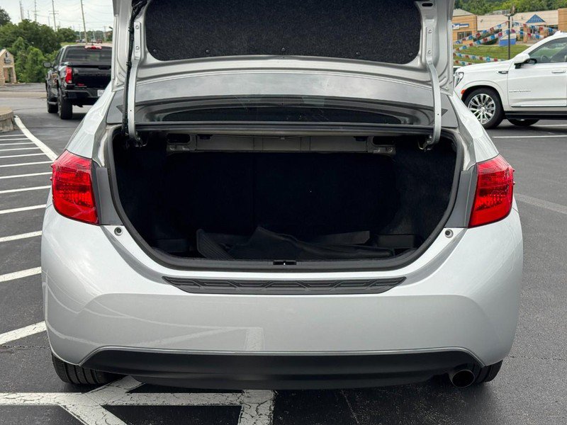 Used 2019 Toyota Corolla XLE FWD image 5