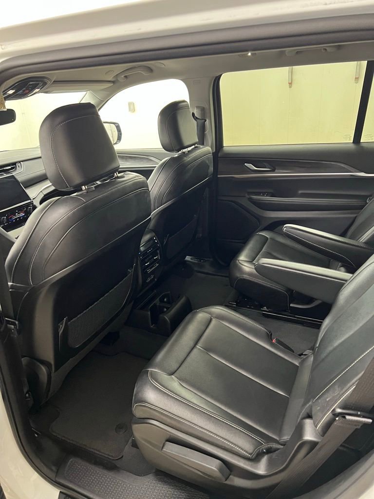 Used 2023 Jeep Grand Cherokee L Limited image 6