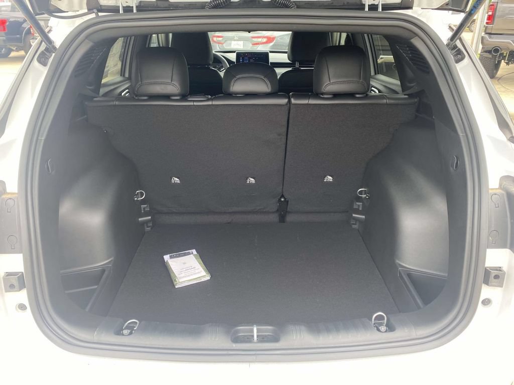 New 2026 Jeep Compass Latitude AWD/4WD image 9