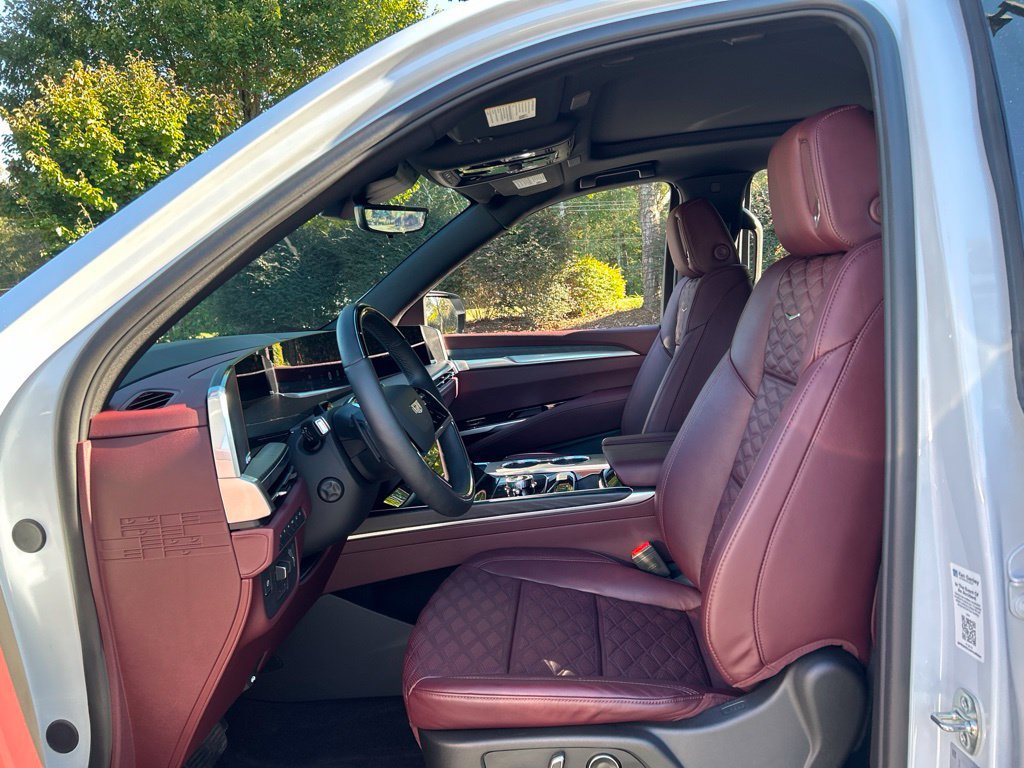 Used 2026 Cadillac Escalade Luxury w/ Touring Package AWD/4WD image 34