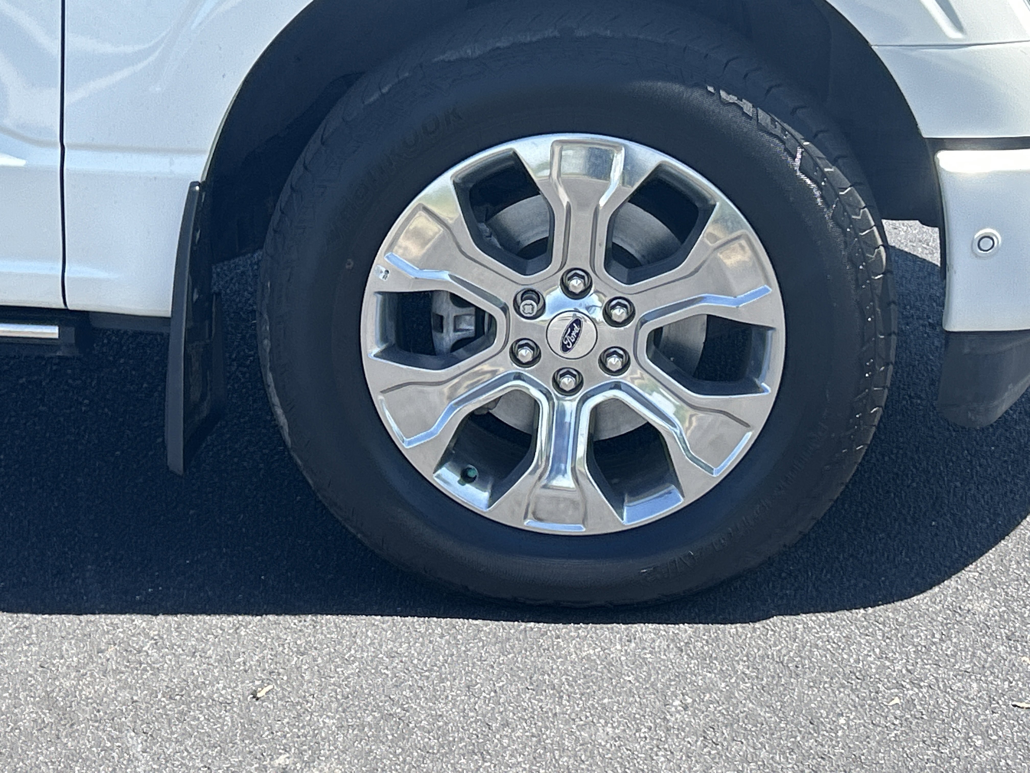 Used 2023 Ford F150 Platinum w/ FX4 Off-Road Package AWD/4WD image 13