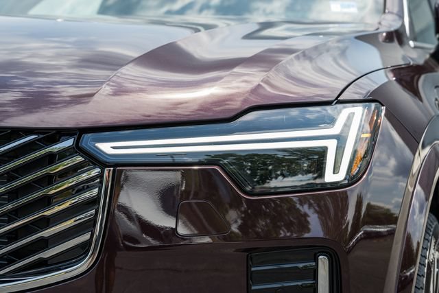 New 2026 Volvo XC90 T8 Plus w/ Protection Package Premier AWD/4WD image 13