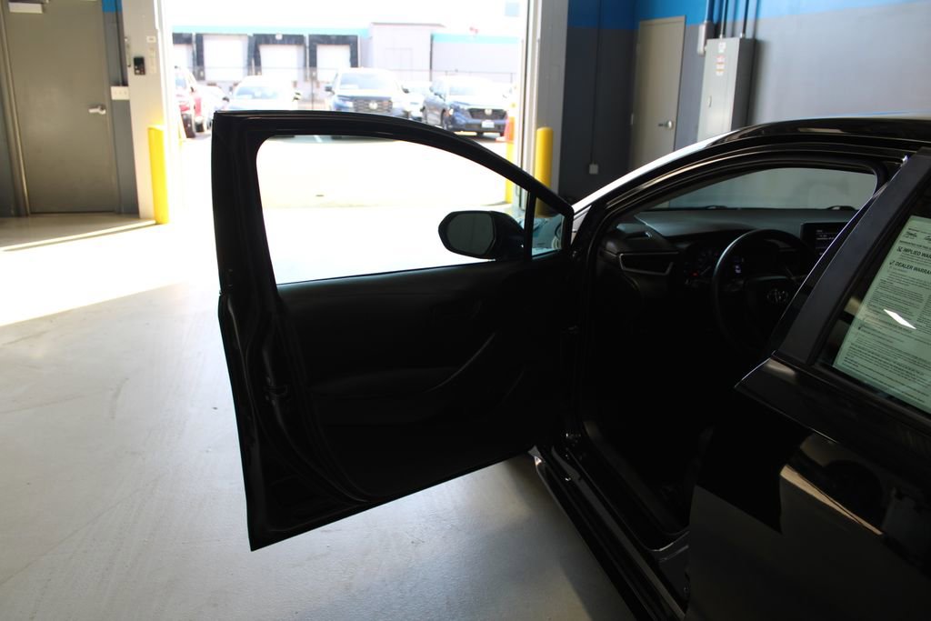 Used 2022 Toyota Corolla LE FWD image 7