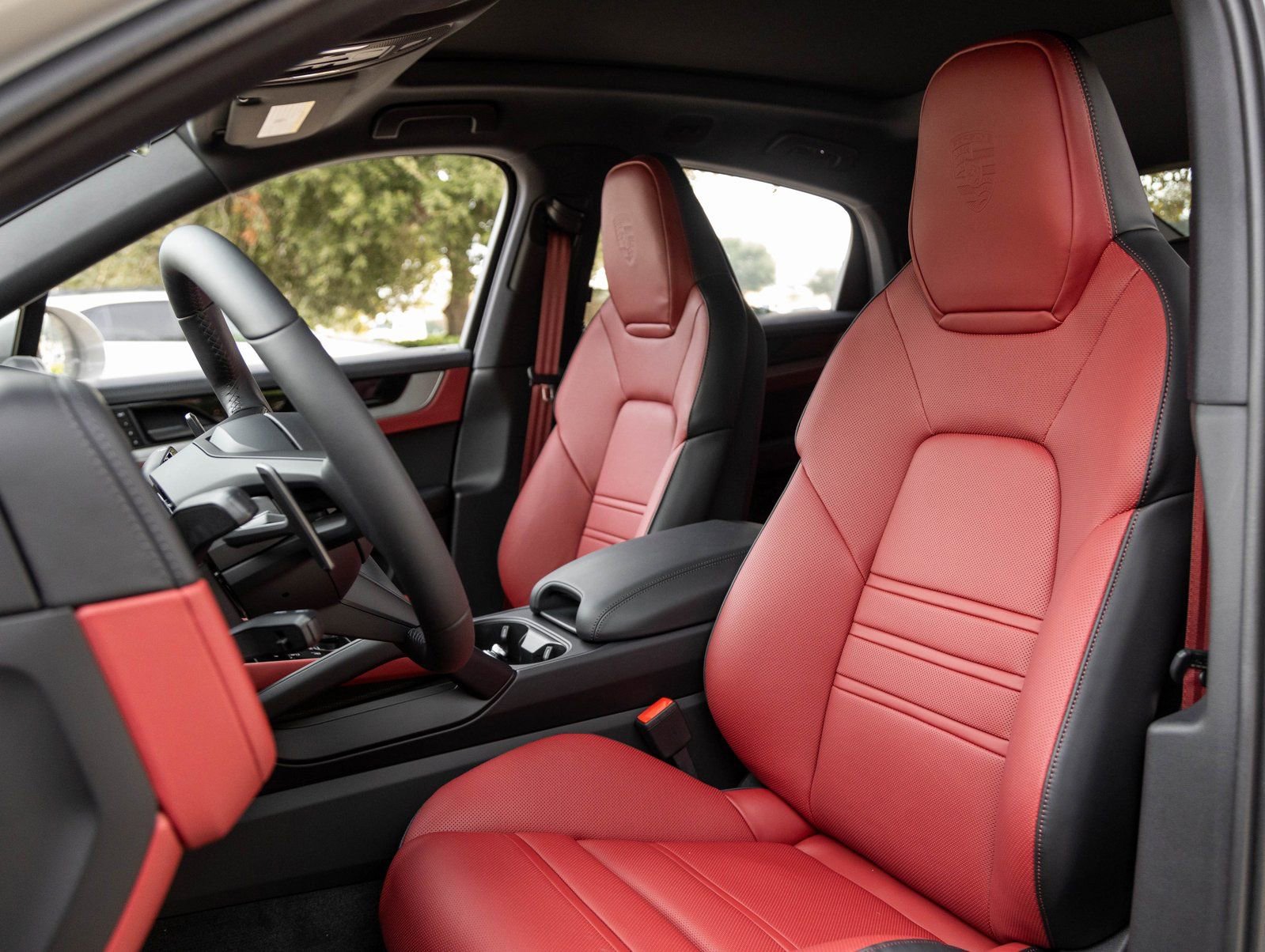 Certified 2026 Porsche Cayenne Coupe AWD/4WD image 5