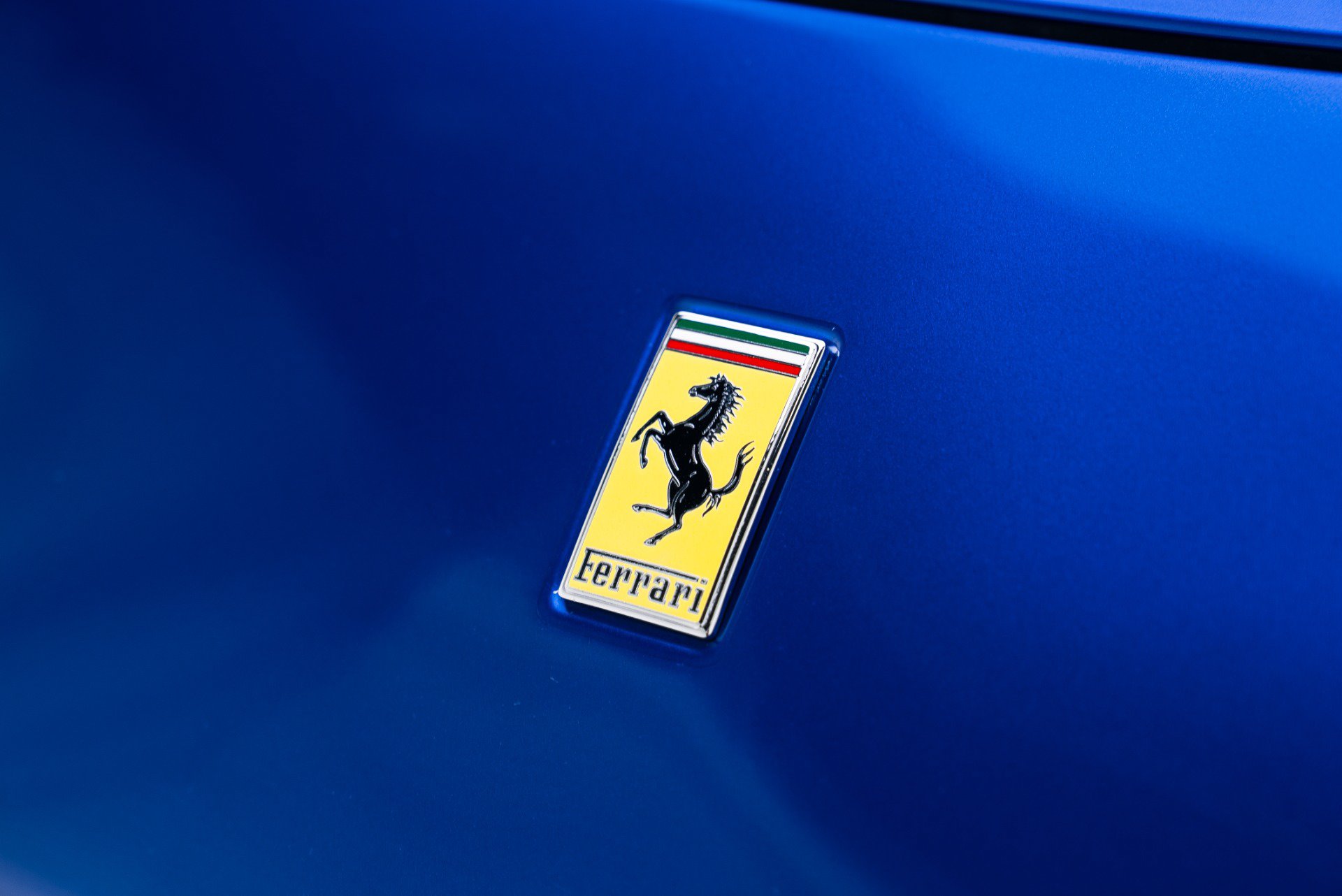 Used 2016 Ferrari F12 Berlinetta RWD image 9