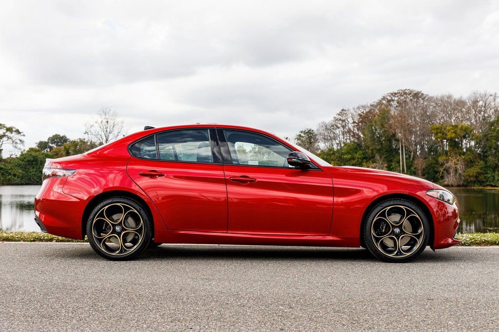 New 2025 Alfa Romeo Giulia AWD w/ Driving Assist Package image 2