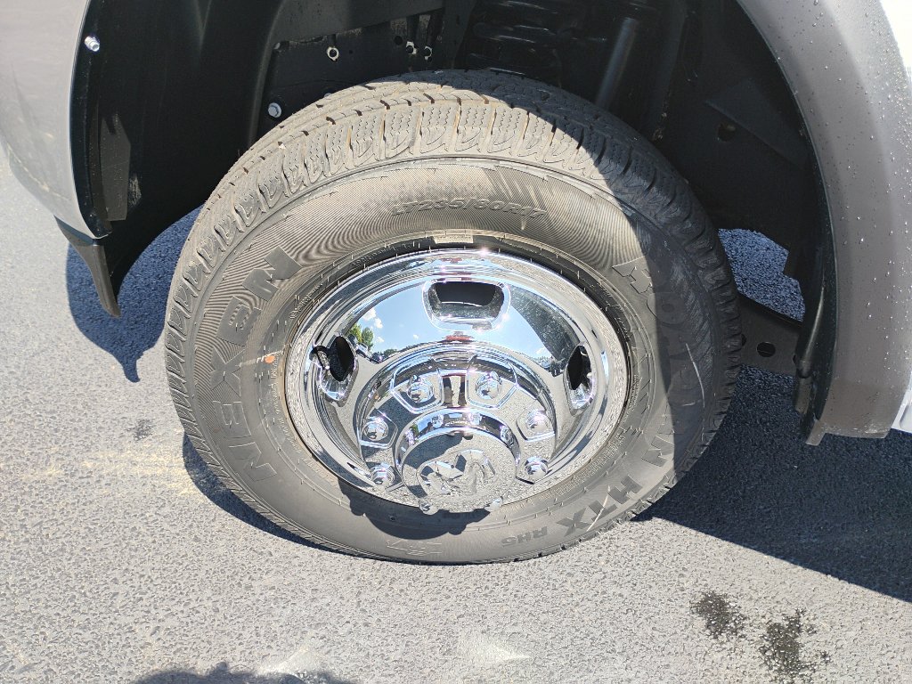 New 2026 RAM 3500 Tradesman AWD/4WD image 9